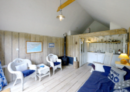 Big Man Tiny Homes – wooden cabin interior