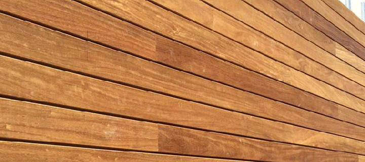 Big Man Tiny Homes – wooden wallBig Man Tiny Homes – wooden wall