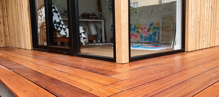 Big Man Tiny Homes – Cork, Ireland – Photo of garden artist studio deck
