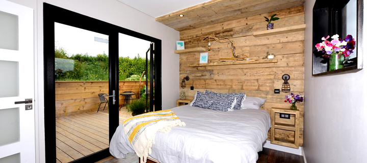 Big Man Tiny Homes – Cork, Ireland – Photo of modular home bedroom
